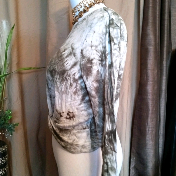 Cute tye dye cropped top - Picture 3 of 4